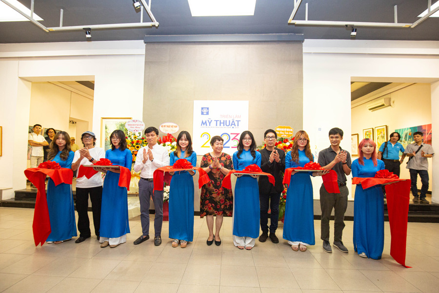 Triển lãm Mỹ thuật là một sự kiện thường niên của Nhà trường. Triển lãm Mỹ thuật là một sự kiện thường niên của Nhà trường.