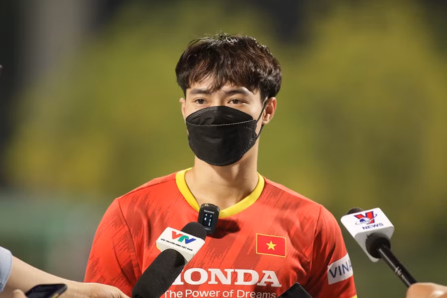 Văn Toàn tuyên bố tuyển Việt Nam quyết làm nên lịch sử lần đầu vào vòng loại cuối cùng World Cup.