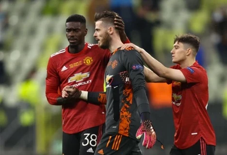 Tương lai của thủ thành De Gea tại Man Utd như "chỉ mành treo chuông".