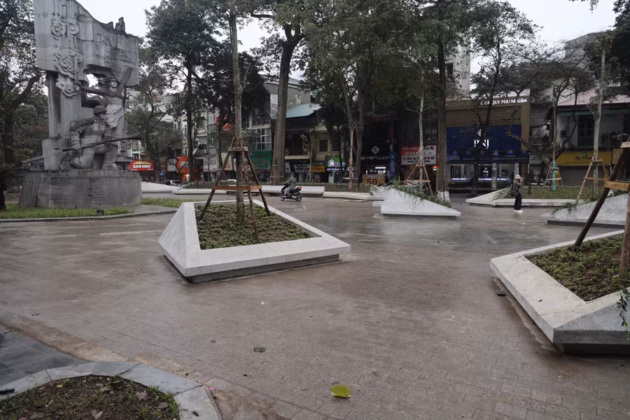 Vườn hoa Vạn Xuân (phường Quán Thánh) sau cải tạo.