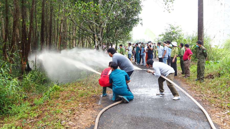 Một buổi diễn tập PCCC rừng tại Vườn quốc gia U Minh Hạ.