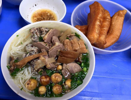 Cách làm bún ngan ngon, hấp dẫn nhà hàng cũng phải chào thua - Ảnh 2 Cach lam bun ngan ngon, hap dan nha hang cung phai chao thua - Anh 2