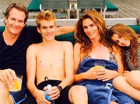 Con gai Cindy Crawford xinh dep va quyen ru du moi 14 tuoi - Anh 12