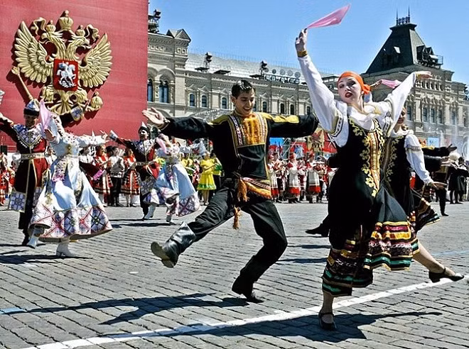 Các chương trình biểu diễn kỷ niệm Ngày Nước Nga sẽ diễn ra trên các đường phố và tại Quảng trường Đỏ.