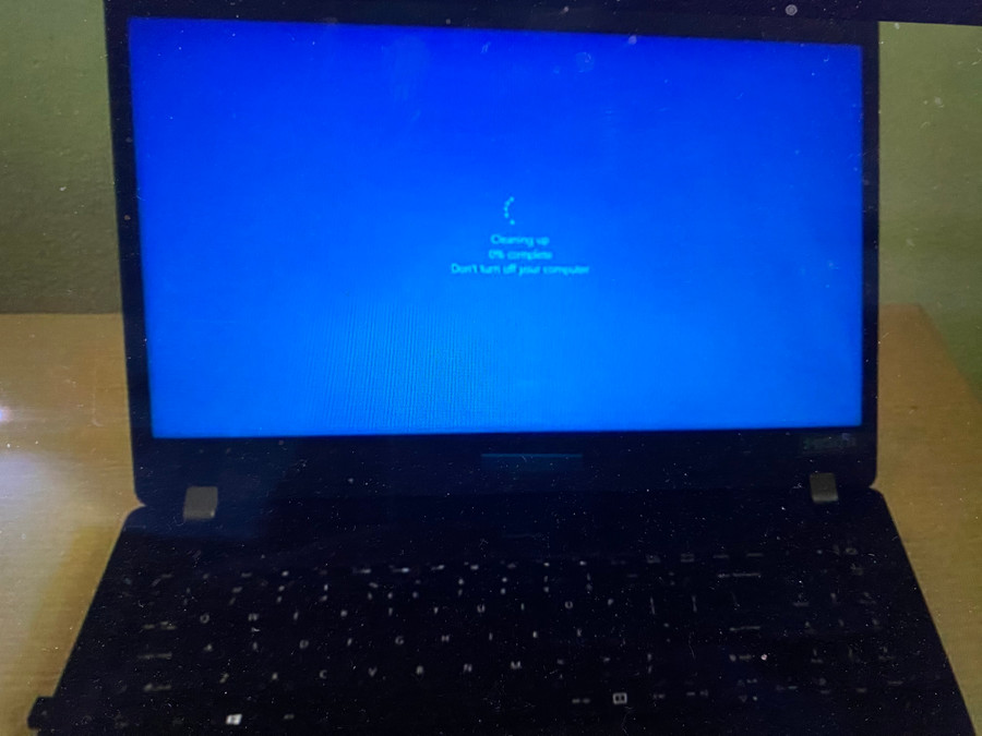 Nhiều máy tính trong gói thầu mua đồ dùng dạy học lớp 1 thực hiện Chương trình sách giáo khoa mới từ năm 2020 - 2021 không sử dụng được. Ảnh: Bộ Công an - NT Nhiều máy tính trong gói thầu mua đồ dùng dạy học lớp 1 thực hiện Chương trình sách giáo khoa mới từ năm 2020 - 2021 không sử dụng được. Ảnh: Bộ Công an - NT