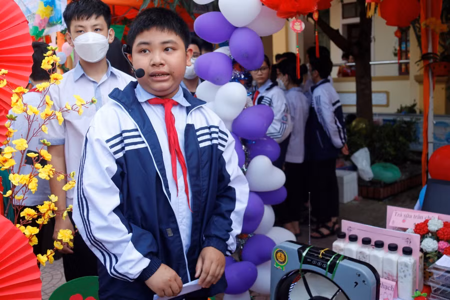 Mục đích của ngày hội STEM tạo cho học sinh sân chơi giao lưu, khám phá khoa học, trải nghiệm – sáng tạo và ứng dụng kiến thức các môn học vào thực tiễn cuộc sống.