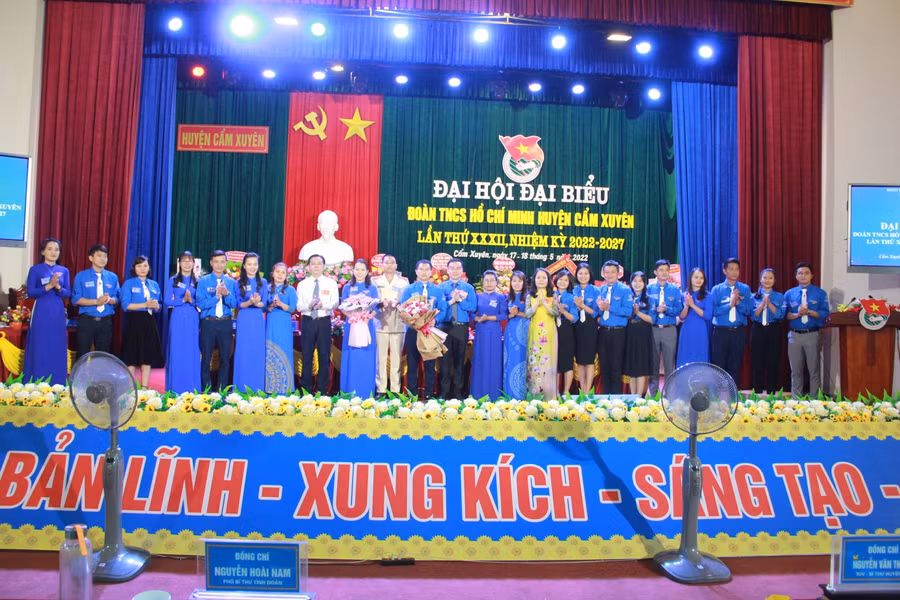 Ban chấp hành Đoàn TNCS Hồ Chí Minh nhiệm kỳ 2022-2027.