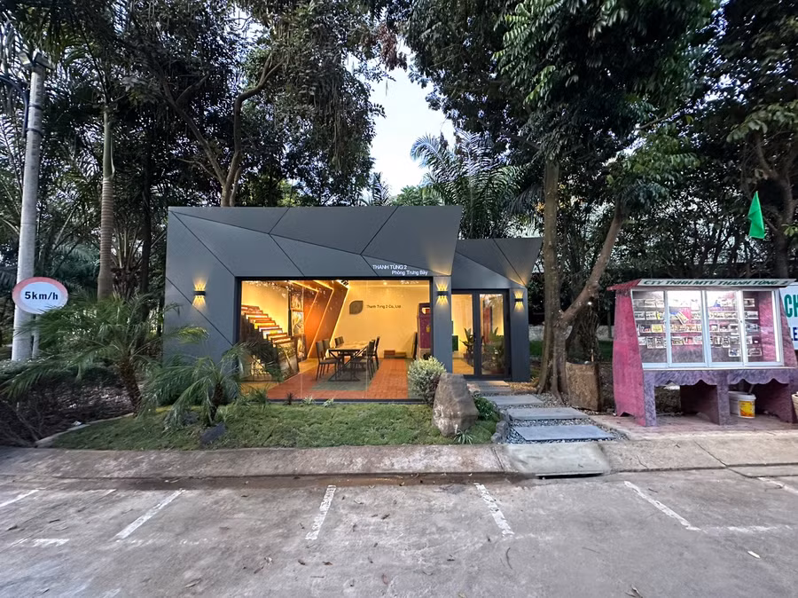 Showroom giới thiệu sản phẩm tái chế từ nhựa phế liệu của Công ty Thanh Tùng 2 (Ảnh: CTV).