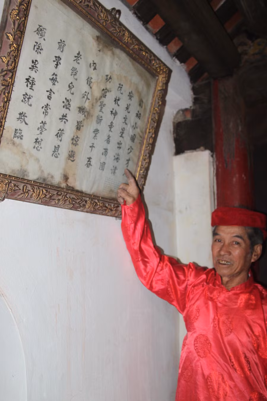 Người Nghiêm Xá cho rằng, mộ Trạng nguyên Nguyễn Hiền được xây dựng tại làng.