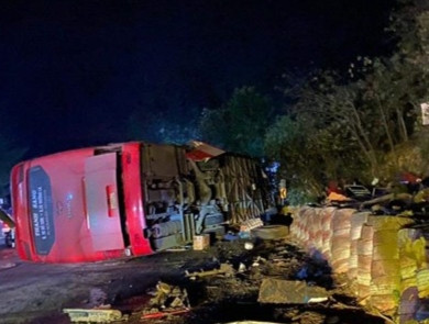 Vụ tai nạn xảy ra tại Km130+950, Quốc lộ 6. Vụ tai nạn xảy ra tại Km130+950, Quốc lộ 6.