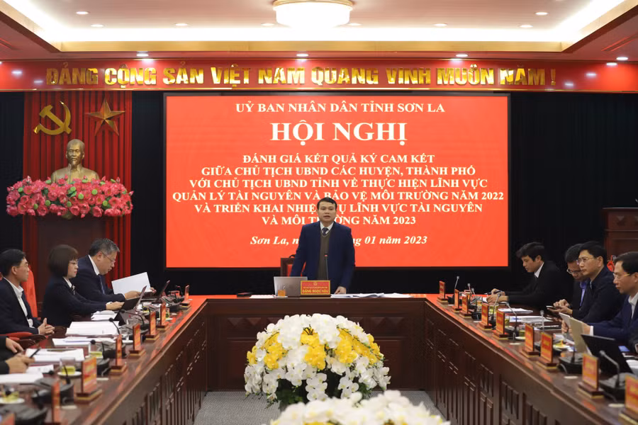 Ông Đặng Ngọc Hậu, Phó Chủ tịch UBND tỉnh chủ trì Hội nghị.