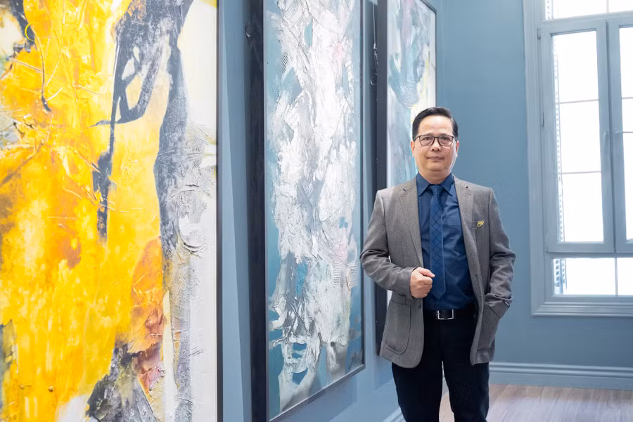 Qua những năm tháng lao động miệt mài, họa sĩ Nguyễn Thiện Đức đã khẳng định được vị trí của mình trong làng mỹ thuật. Ảnh: NVCC.