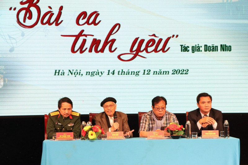 Nhạc sĩ Doãn Nho chia sẻ trong buổi họp báo ra mắt vở Opera 'Bài ca tình yêu'. Ảnh tư liệu. Nhạc sĩ Doãn Nho chia sẻ trong buổi họp báo ra mắt vở Opera 'Bài ca tình yêu'. Ảnh tư liệu.