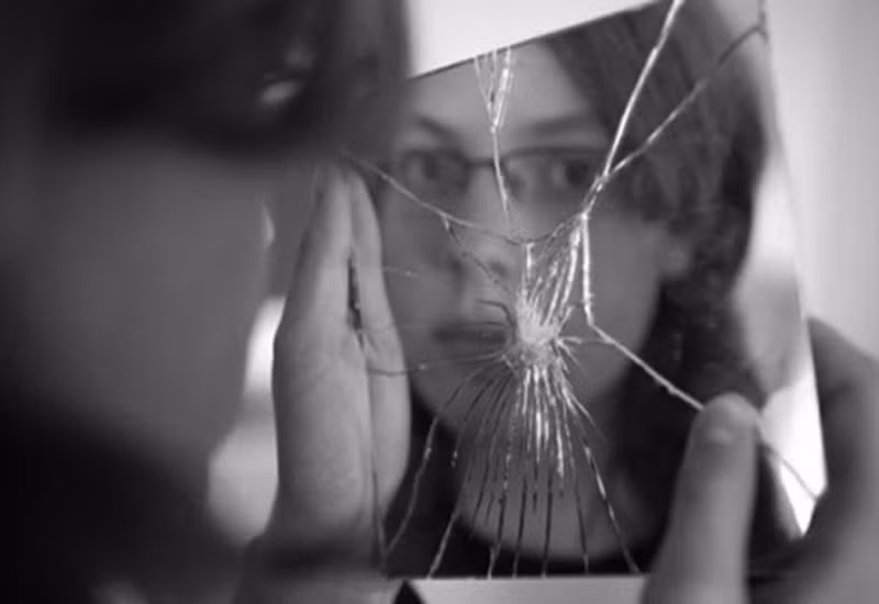 Người bệnh có ý nghĩ tự sát do quá mặc cảm về bản thân.