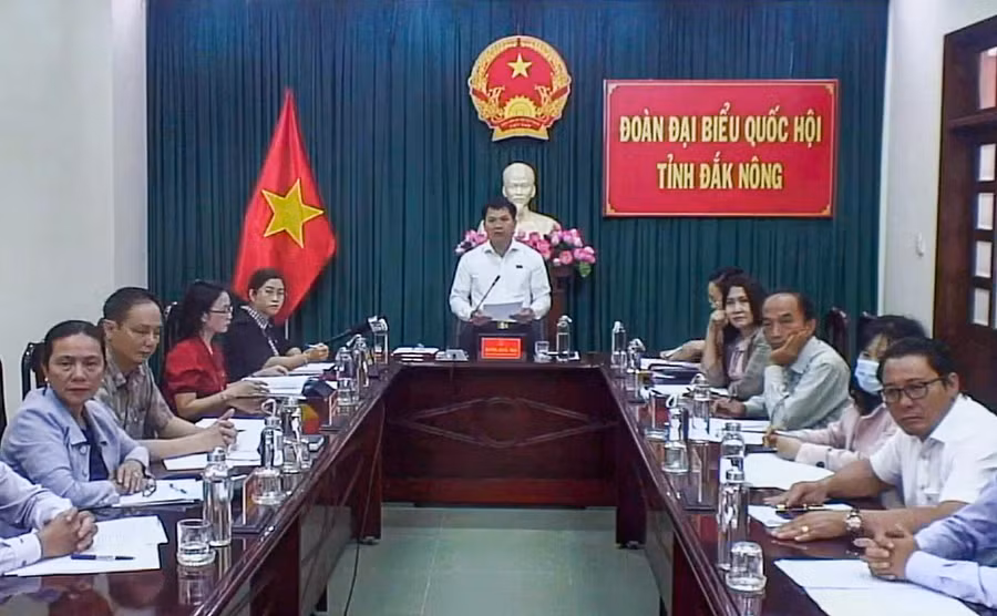 Đại biểu Dương Khắc Mai, Đoàn ĐBQH tỉnh Đắk Nông: Đề nghị có giải pháp căn cơ nào nhằm khắc phục tình trạng di lịch sử văn hóa bị xuống cấp nghiêm trọng. Ảnh: Quochoi.vn.