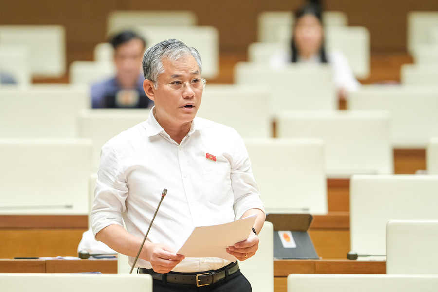 Đại biểu Đôn Tuấn Phong, Đoàn ĐBQH An Giang: Làm sao để phát triển du lịch quốc tế vào Việt Nam một cách bền vững. Ảnh: Quochoi.vn. Đại biểu Đôn Tuấn Phong, Đoàn ĐBQH An Giang: Làm sao để phát triển du lịch quốc tế vào Việt Nam một cách bền vững. Ảnh: Quochoi.vn.