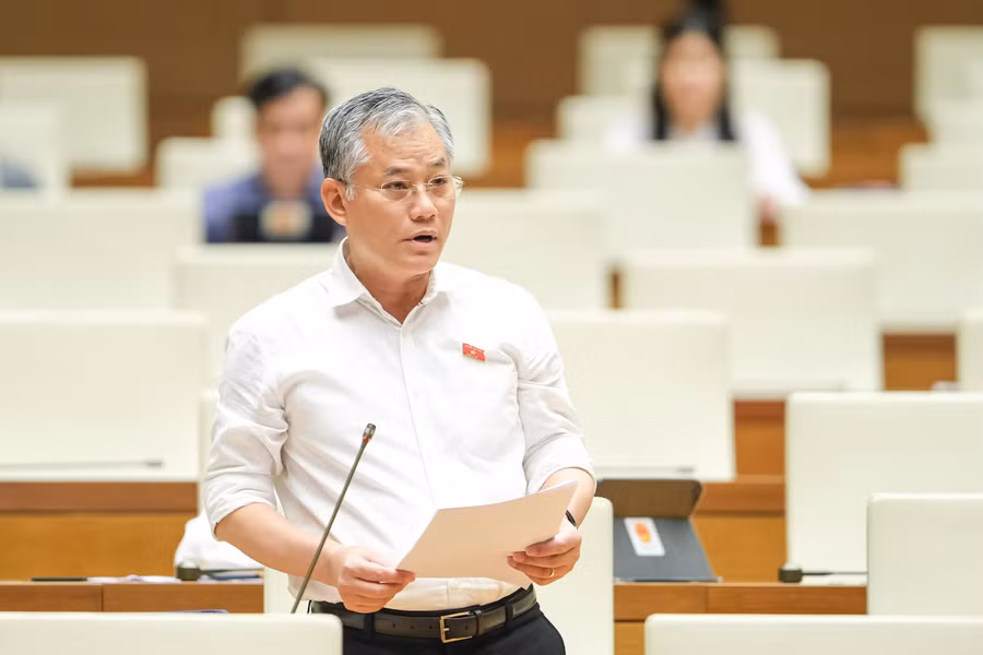 Đại biểu Đôn Tuấn Phong, Đoàn ĐBQH An Giang: Làm sao để phát triển du lịch quốc tế vào Việt Nam một cách bền vững. Ảnh: Quochoi.vn.