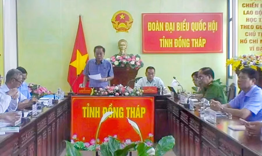 Đại biểu Trần Văn Sáu - Đoàn ĐBQH tỉnh Đồng Tháp: Đề nghị làm rõ hơn về tụ điểm ma túy phức tạp. Ảnh: Quochoi.vn
