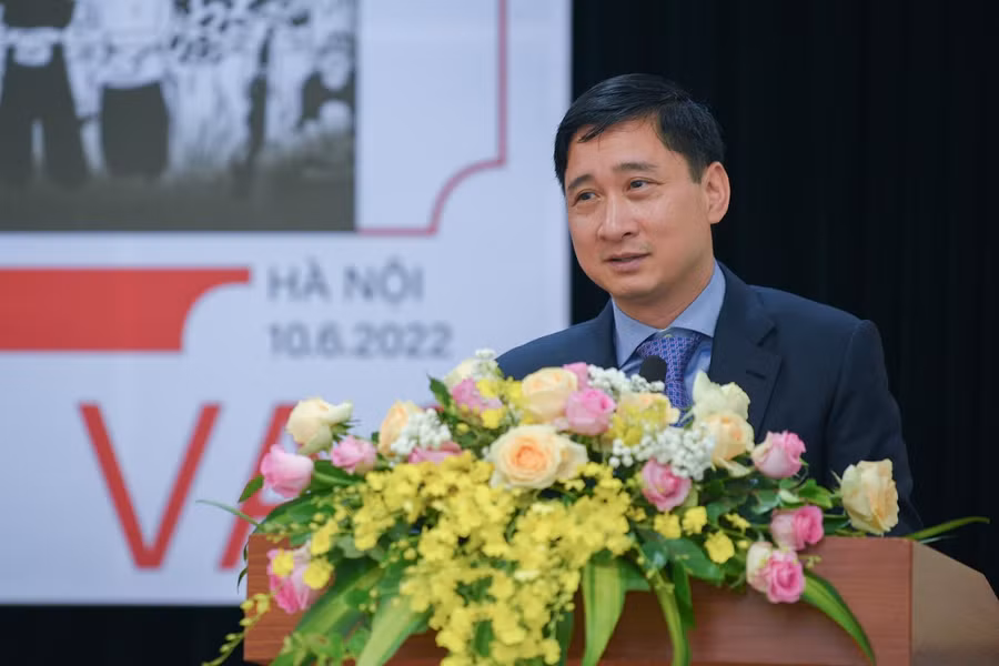 Ông Ngô Chí Dũng, đại diện Công ty hệ thống BV Đa khoa Tâm Anh chia sẻ vinh hạnh được đồng hành cùng sự kiện dựng tượng cố Giáo sư Từ Giấy.