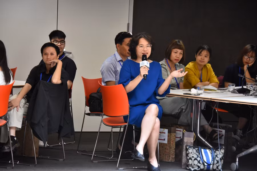 Tọa đàm cũng tập trung trả lời câu hỏi “Báo chí có thể làm gì hơn nữa bên cạnh việc phản ánh thông tin khách quan” để có thể khai thác những cách tiếp cận bền vững hơn giúp phát huy nội lực của trẻ em gái dân tộc thiểu số.