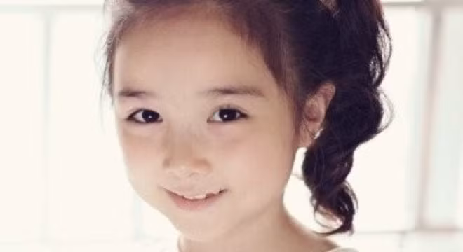 Dung nhan cô bé được gọi là “tiểu công chúa” của Trung Quốc