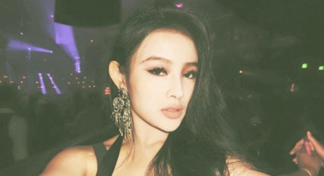 Nhan sắc gợi cảm, sang chảnh của hot girl Huyền Baby