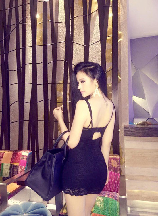 Nhan sắc gợi cảm, sang chảnh của hot girl Huyền Baby ảnh 13 Thái độ cứng rắn của bà mẹ xinh đẹp đã chấm dứt những ồn ào không đáng có suốt thời gian qua.