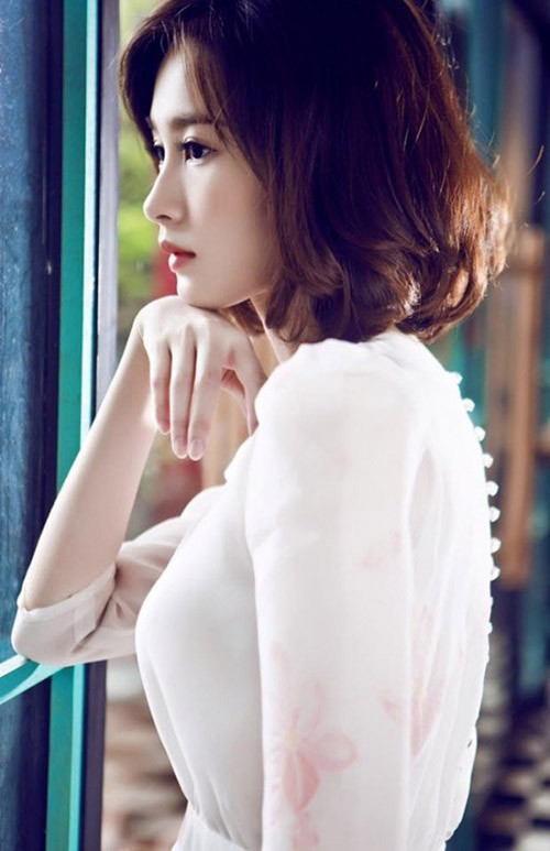 5 sao Việt nữ tính với tóc dài, trẻ trung khi để tóc ngang vai ảnh 4 5 sao Việt nữ tính với tóc dài, trẻ trung khi để tóc ngang vai - 4