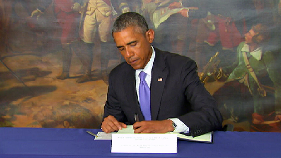 Obama đến sứ quán Pháp viếng các nạn nhân khủng bố