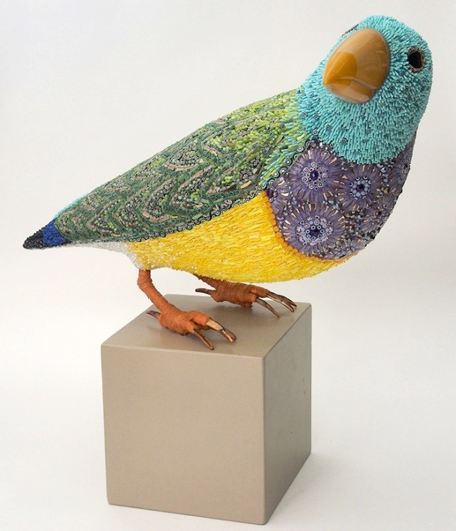 Dusciana là chủ nhân của hàng loạt tác phẩm đặc sắc, có một không hai trên thế giới. Cô gái ghép hình tuyệt đẹp từ hàng triệu hạt đá nhỏ