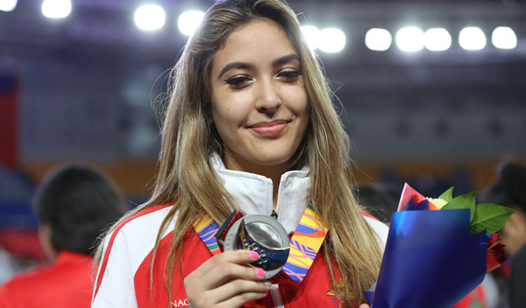 Nữ võ sĩ Cassandre Nicole Tubbs của tuyển Taekwondo nước chủ nhà Campuchia. Nữ võ sĩ Cassandre Nicole Tubbs của tuyển Taekwondo nước chủ nhà Campuchia.