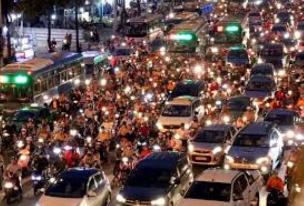 Phương tiện giao thông là nguyên nhân hàng đầu gây ô nhiễm không khí (Ảnh Internet)