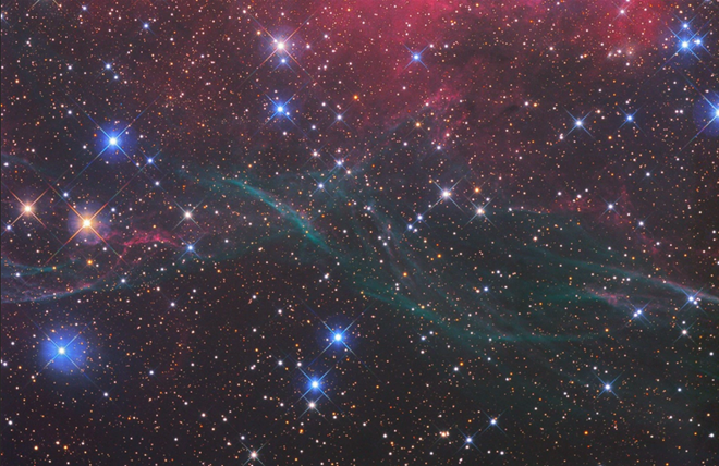 Sau đó, ông thường xuyên tới Namibia, một quốc gia thuộc phía tây nam châu Phi, để chụp ảnh bầu trời tại phía nam sa mạc Kalahari. Hình ảnh thiên hà kỳ ảo qua ống kính nhiếp ảnh