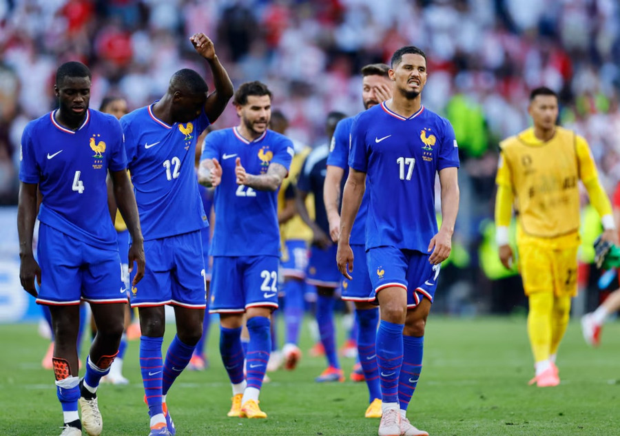 Pháp trở thành đội đầu tiên trong lịch sử EURO và World Cup chắc chắn vượt qua vòng bảng mà không cầu thủ nào đội nhà ghi bàn.