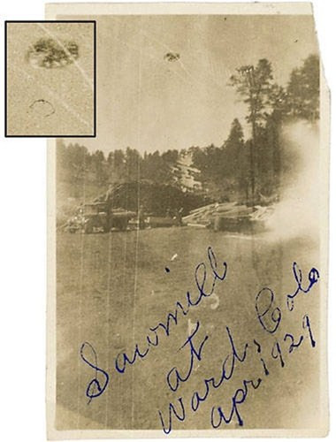 Tò mò ảnh chụp UFO từ thời chưa có photoshop ảnh 3 Tò mò ảnh chụp UFO từ thời chưa có photoshop ảnh 3
