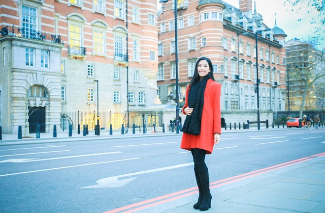 Nguyễn Thị Loan rực rỡ đón Giáng sinh ở Anh