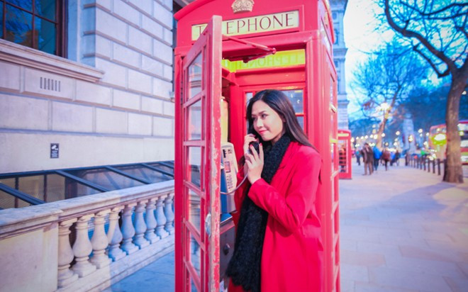 Nguyễn Thị Loan rực rỡ đón Giáng sinh ở Anh