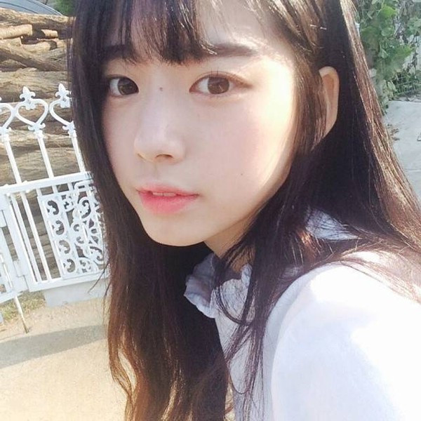 Dân mạng phát cuồng với nữ sinh trung học đẹp hơn cả Suzy ảnh 7 350-9ed19