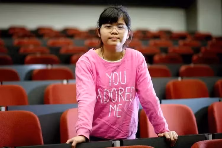 Vicky Ngo vào đại học khi mới 13 tuổi.