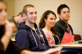 Những thói quen xấu cần tránh trong khi giao tiếp ảnh 1 Mô tả ảnh.