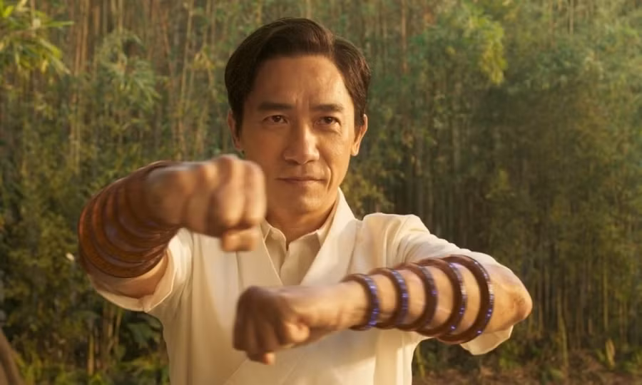 Lương Triều Vỹ nhận giải thưởng 'Nhà làm phim châu Á của năm' tại lễ khai mạc Liên hoan phim quốc tế Busan 2022.