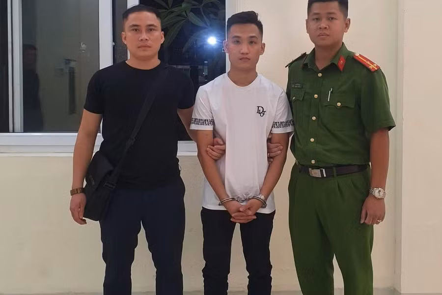 Công an bắt giữ đối tượng Đoàn Văn Trưởng.