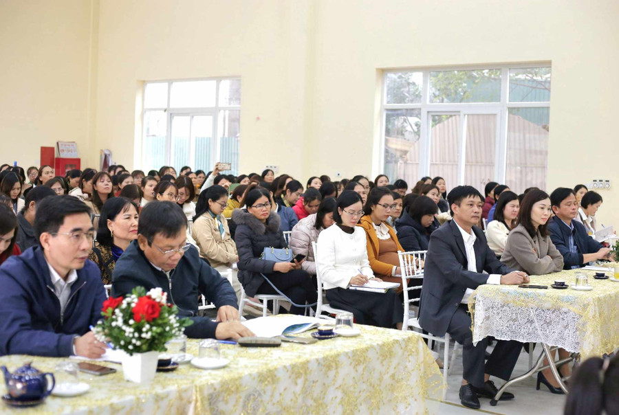 Không khí buổi tổng kết giáo viên dạy giỏi cấp tiểu học Không khí buổi tổng kết giáo viên dạy giỏi cấp tiểu học