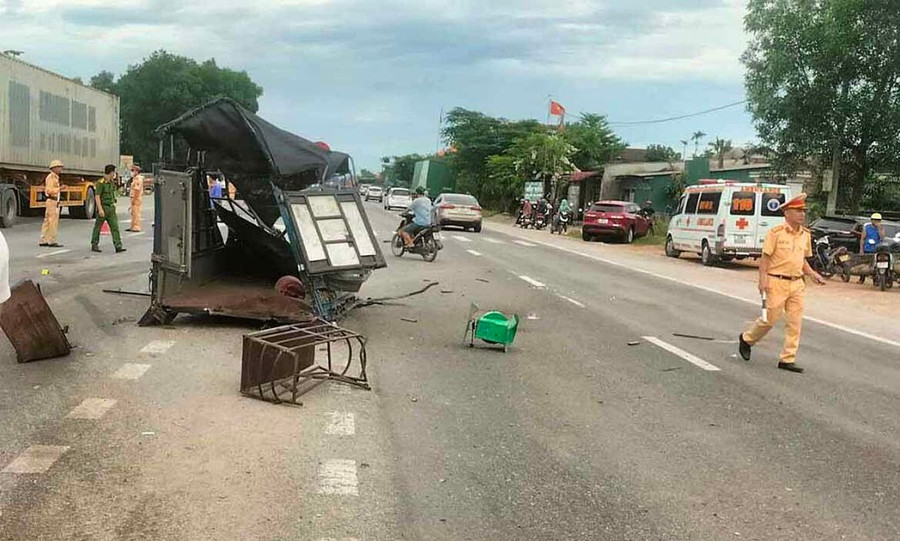 Hiện trường vụ tai nạn nghiêm trọng khiến 3 người tử vong.