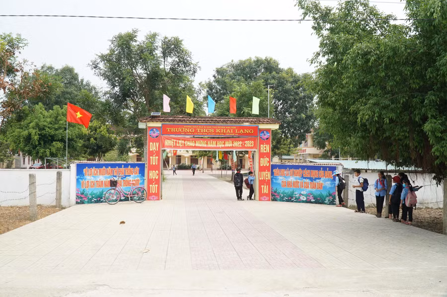 Cơ sở chính Trường THCS Khai Lạng, huyện Anh Sơn, Nghệ An.