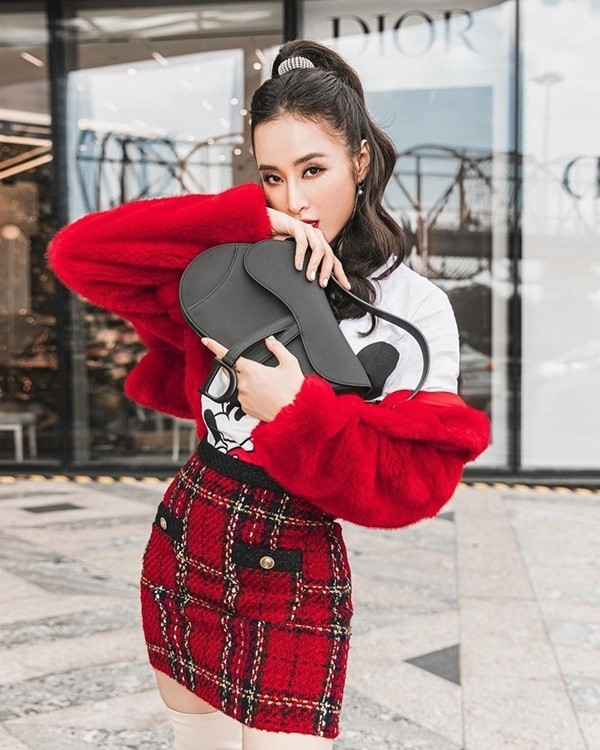 Mỹ nhân Việt gợi ý diện đồ đỏ hút lộc cho cả năm may mắn ảnh 9 6 Mỹ nhân Việt gợi ý diện đồ đỏ hút lộc cho cả năm may mắn tyty