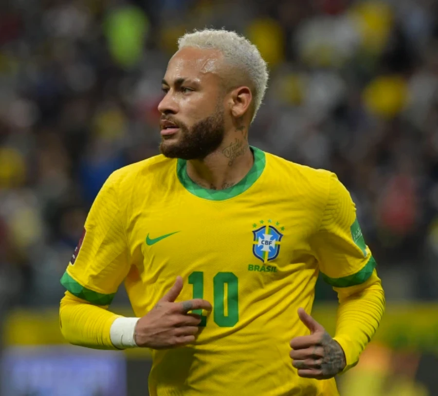 Neymar bị đánh cắp mất 30.000 bảng từ giao dịch ngân hàng trực tuyến.