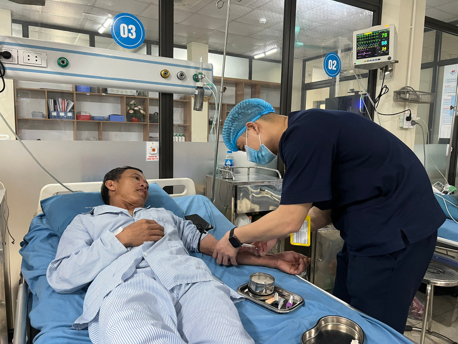 Ngỡ ngàng phát hiện hẹp nặng động mạch vành khi vào viện điều trị cúm 