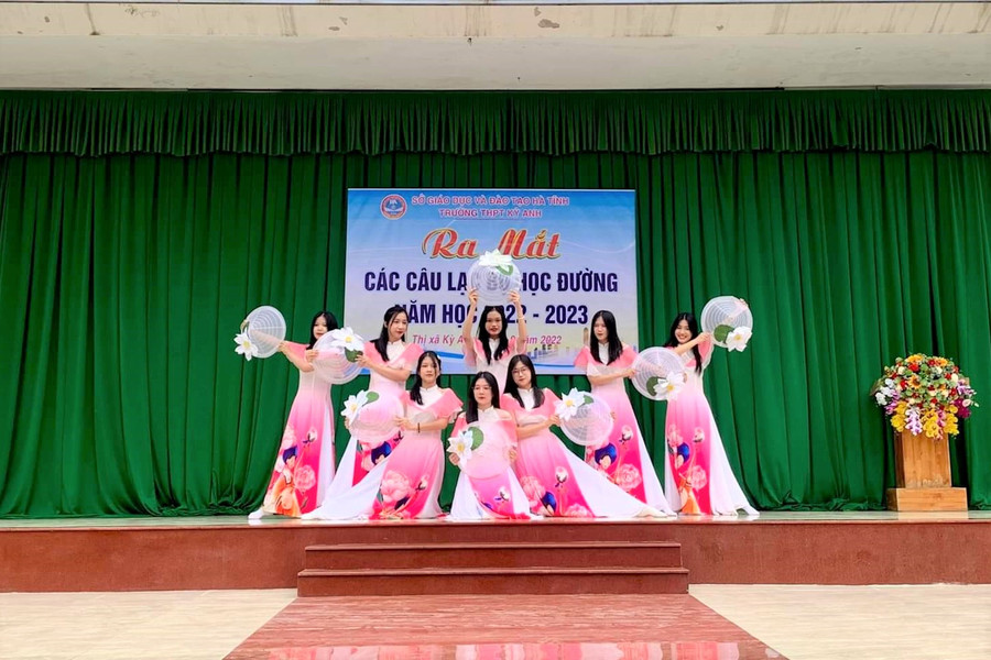 Lễ ra mắt mô hình các CLB trường học ở Trường THPT Kỳ Anh, thị xã Kỳ Anh.