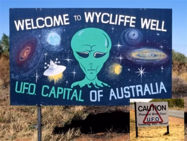 Biển chào đón đến “Thủ đô UFO” của Australia và biển cảnh báo về bãi đáp của UFO (ảnh nhỏ).